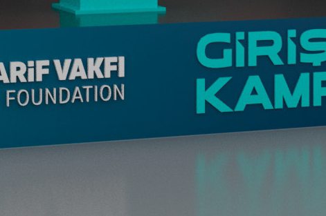 Türkiye Maarif Vakfı Girişimcilik Kampı ’26 kimlik ve sahne tasarımı